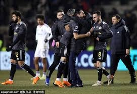 石宇奇苦战三局险胜李诗沣 晋级全英羽毛球公开赛决赛